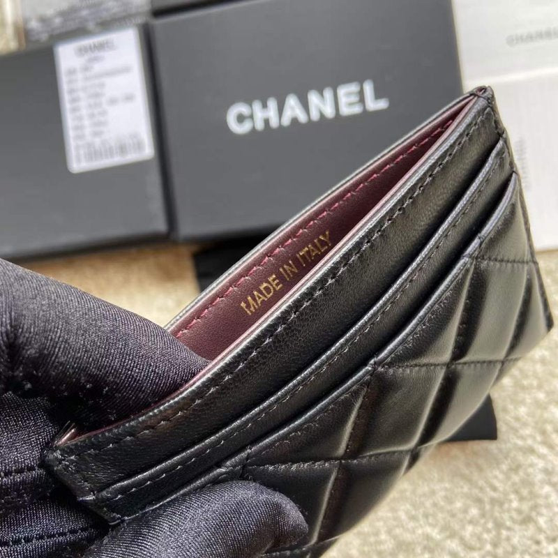 Chanel Leather Wallet WB001292