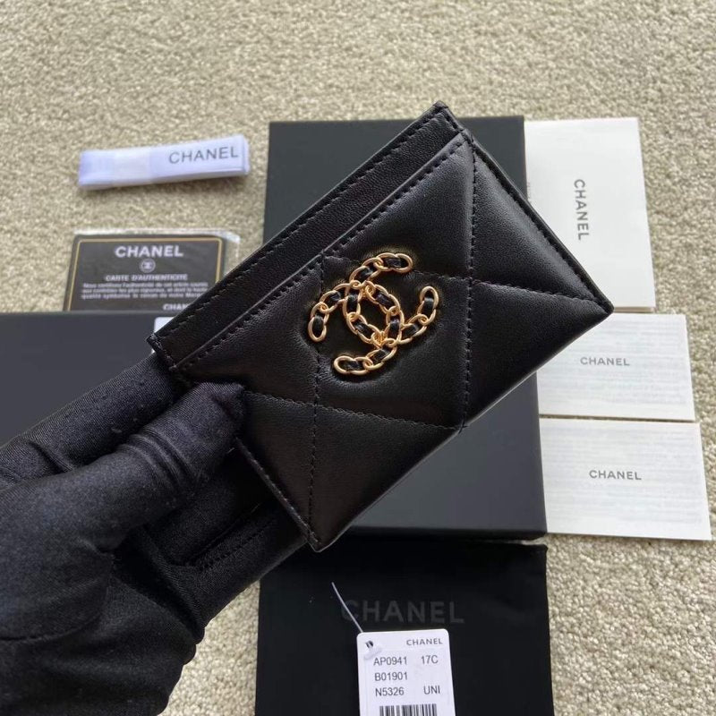 Chanel Leather Wallet WB001293