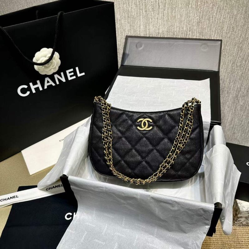 Chanel Underarm Bag BG02135