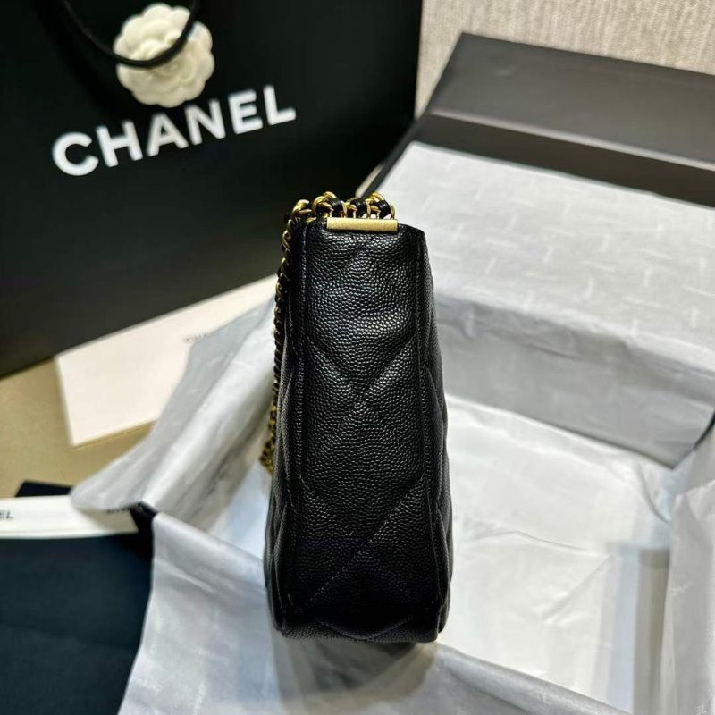 Chanel Underarm Bag BG02135