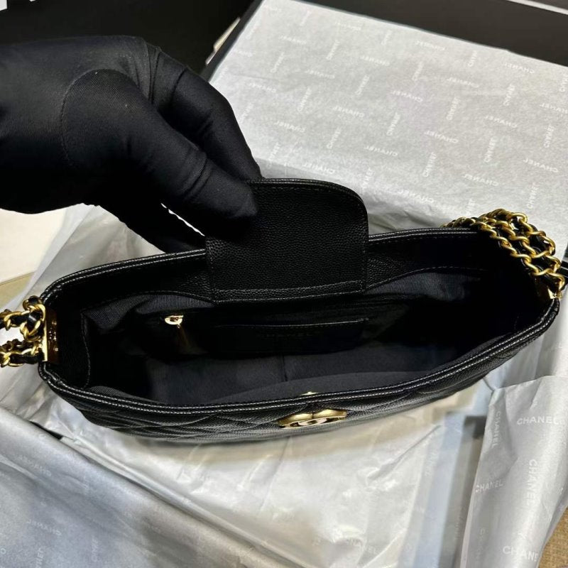 Chanel Underarm Bag BG02135