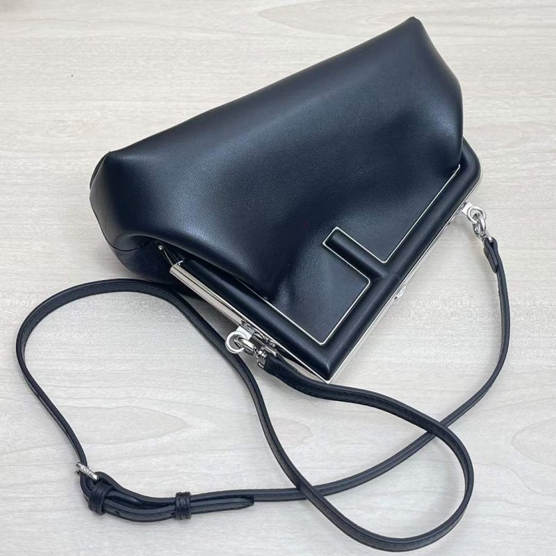 Fendi Leather Bag BGMP0092