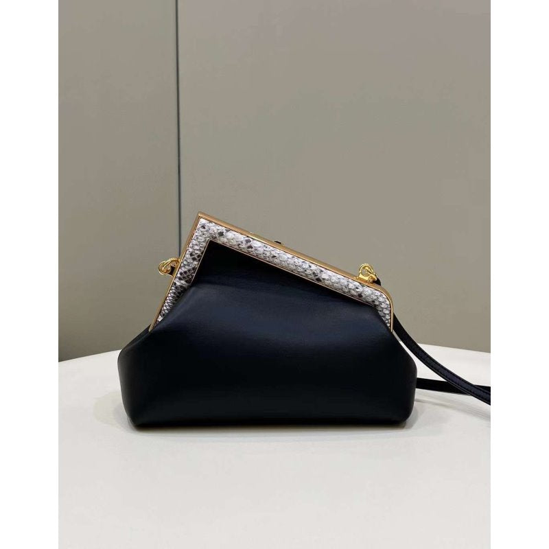 Fendi Leather Shoulder Bag BGMP0365