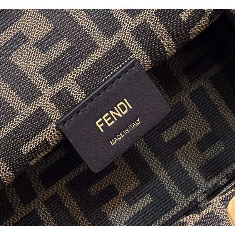 Fendi Leather Shoulder Bag BGMP0366