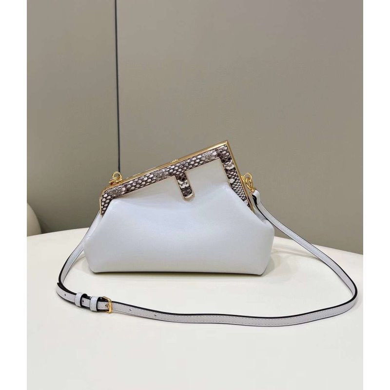 Fendi Leather Shoulder Bag BGMP0367