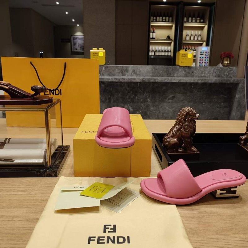 Fendi Sandals SHS05120
