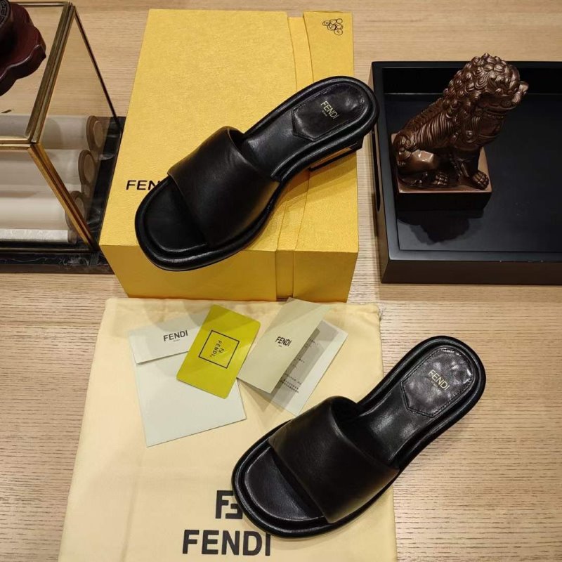 Fendi Sandals SHS05122