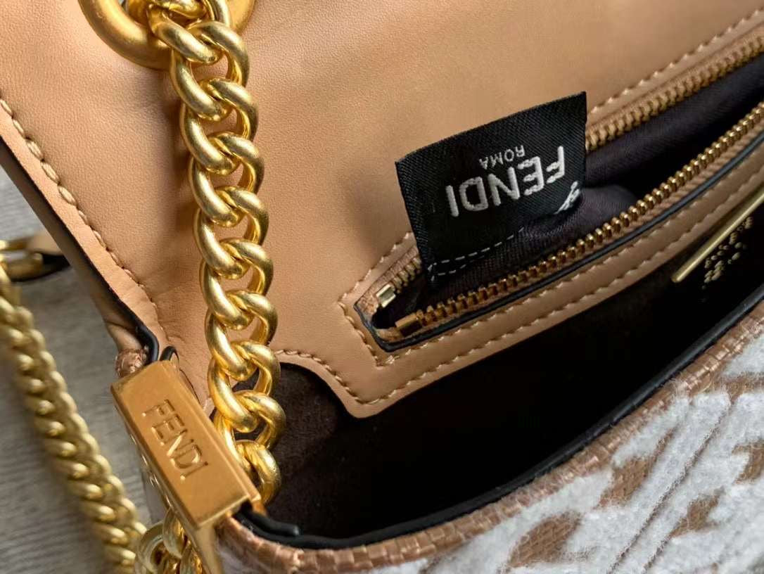 Fendi Medium Baguette Bag WB001413