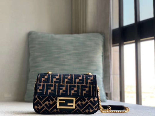 Fendi Medium Baguette Bag WB001416