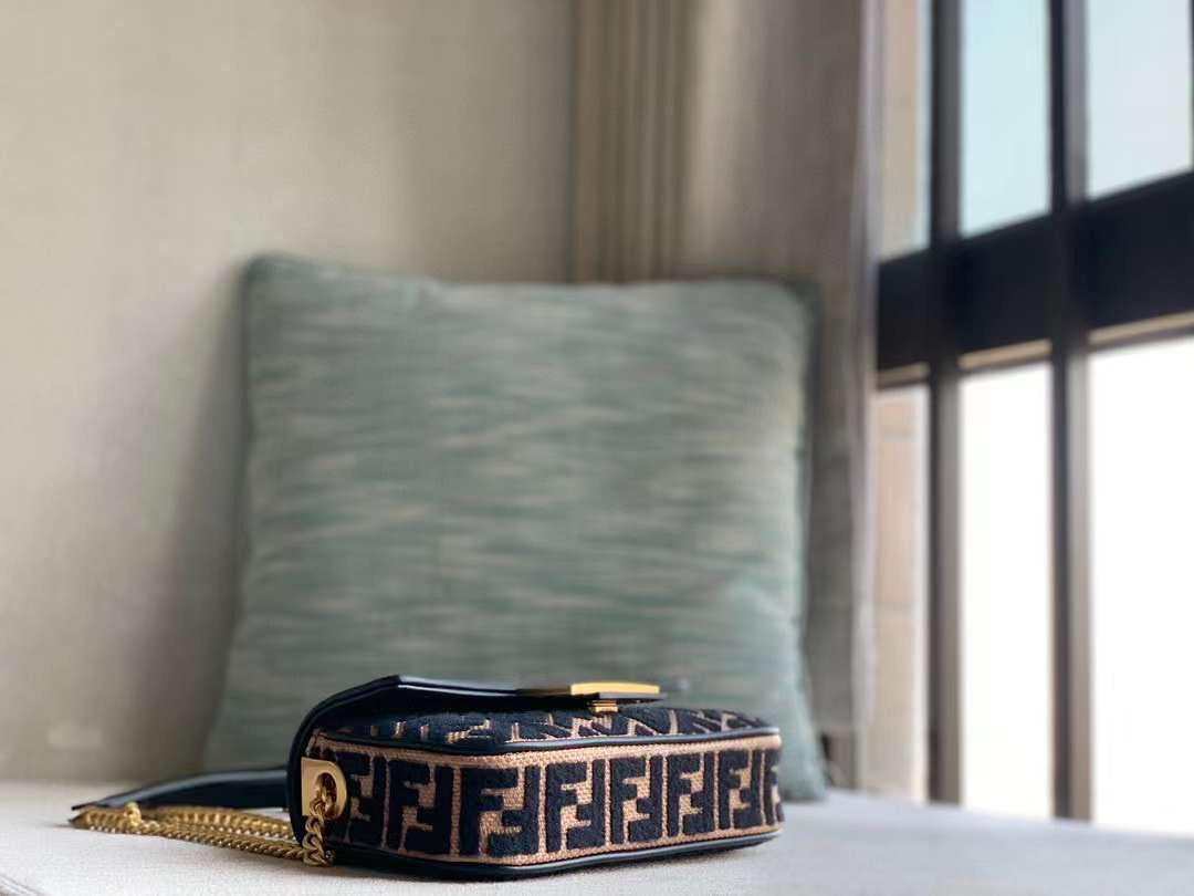 Fendi Medium Baguette Bag WB001416