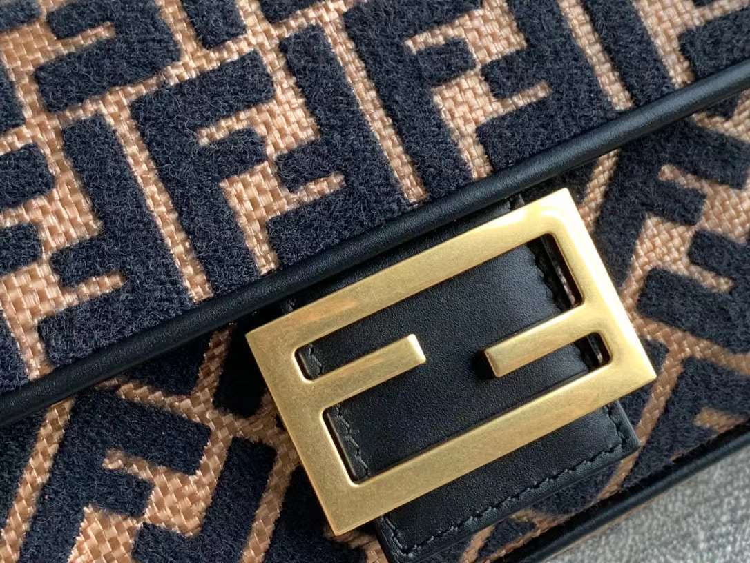 Fendi Medium Baguette Bag WB001416