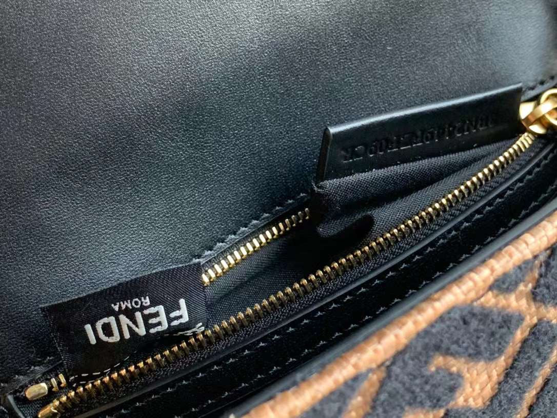 Fendi Medium Baguette Bag WB001416