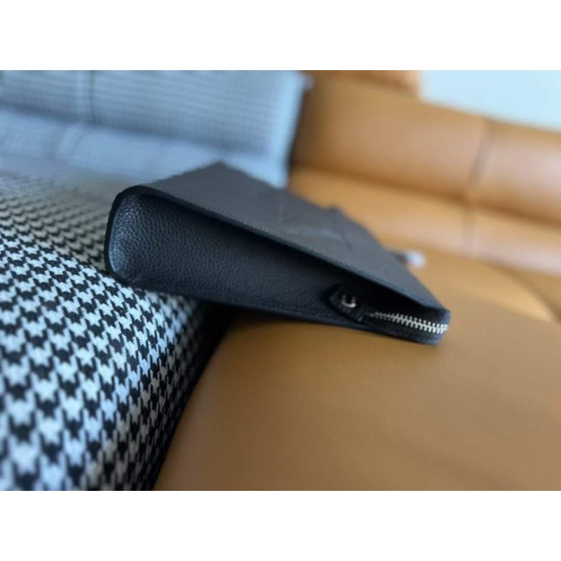 Fendi Zipper Shoulder Wallet WB001374