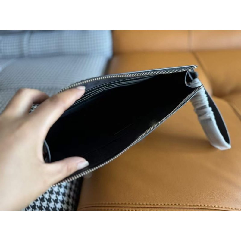 Fendi Zipper Shoulder Wallet WB001374