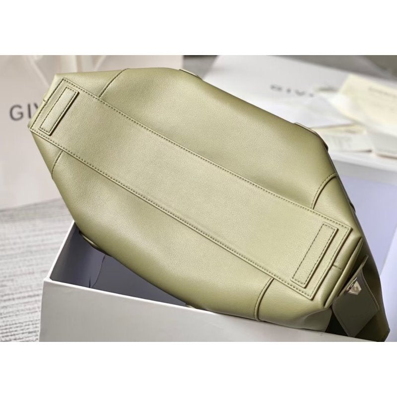 Givenchy Antigona Lock Bag BGV00174