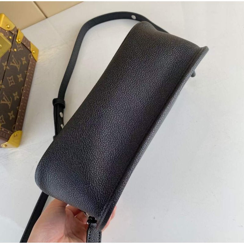 Louis Vuitton Busi Baguette Bag BGMP1478