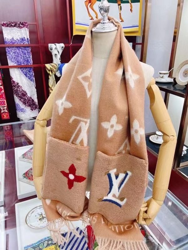 Louis Vuitton Cashmere Shawl SS005776