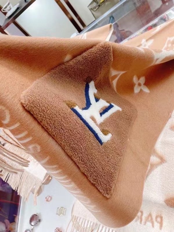 Louis Vuitton Cashmere Shawl SS005776