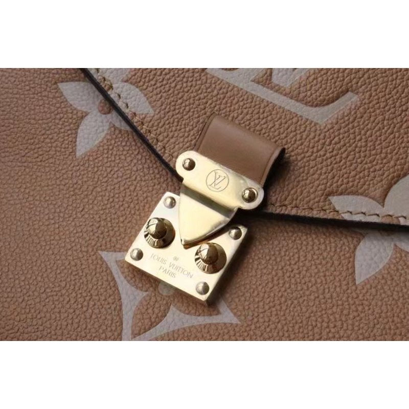 Louis Vuitton Pochette Metis Handbag BLV00814