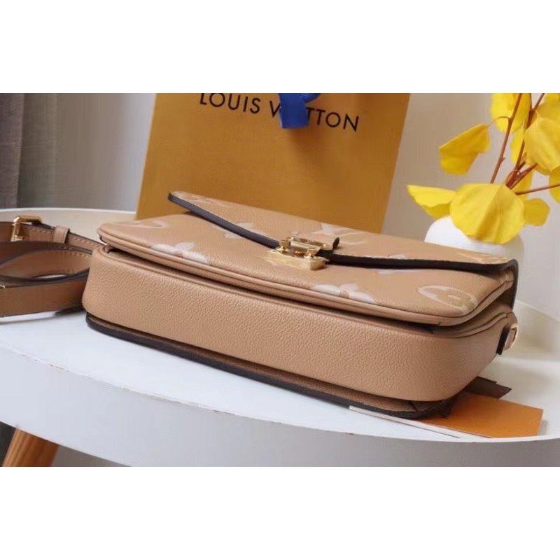 Louis Vuitton Pochette Metis Handbag BLV00814