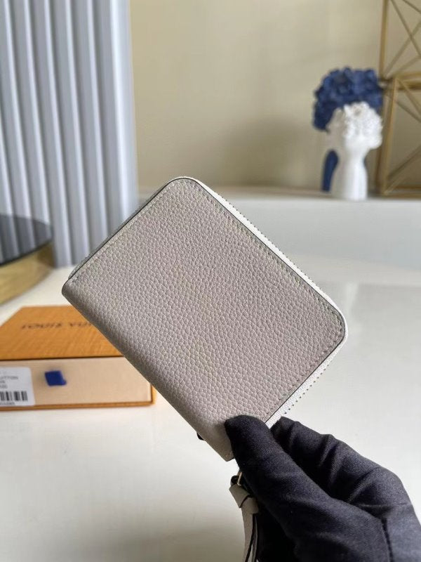 Louis Vuitton White Zippy Wallet WLB01272