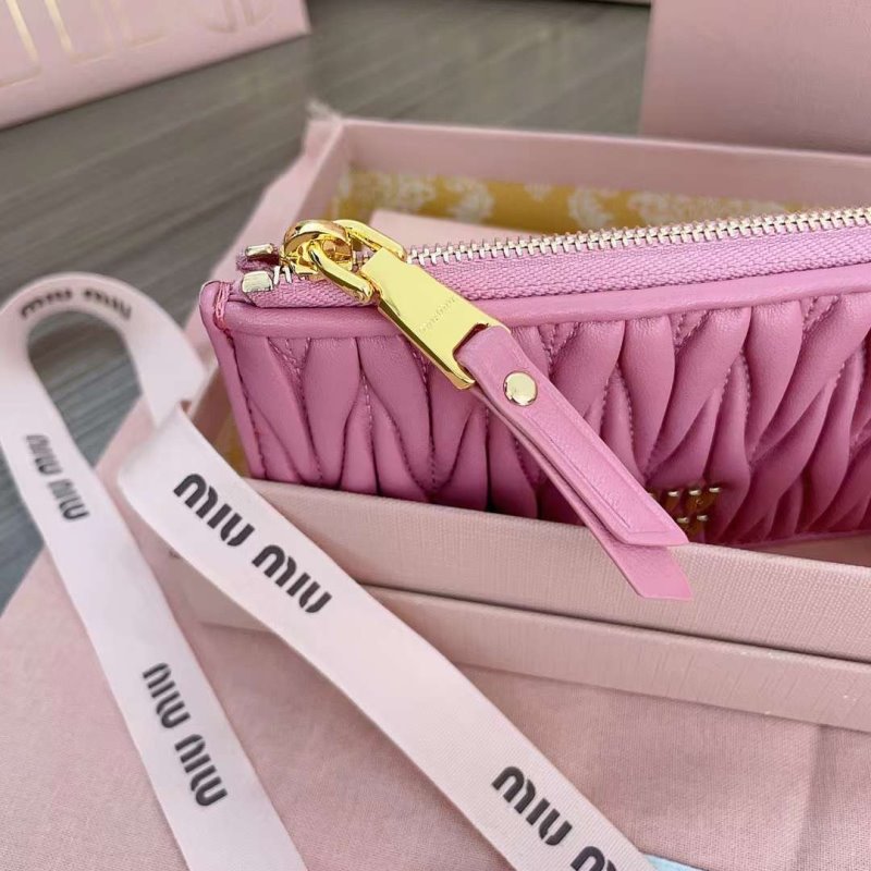 Miu Miu Pocket Wallet WB001365