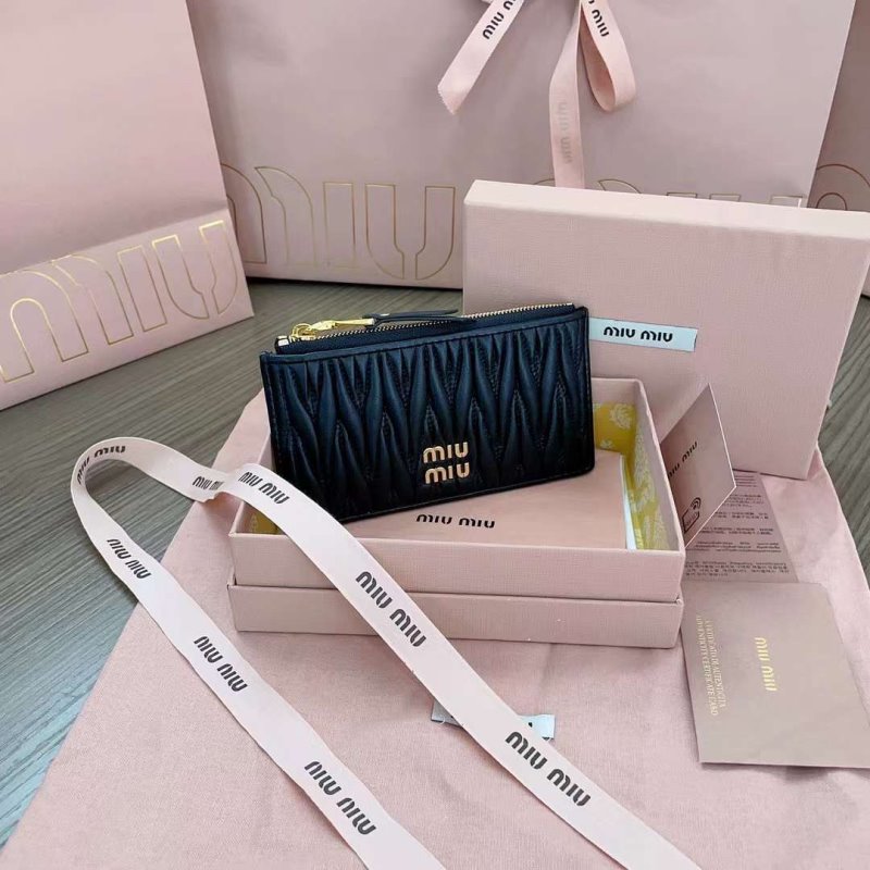 Miu Miu Pocket Wallet WB001367