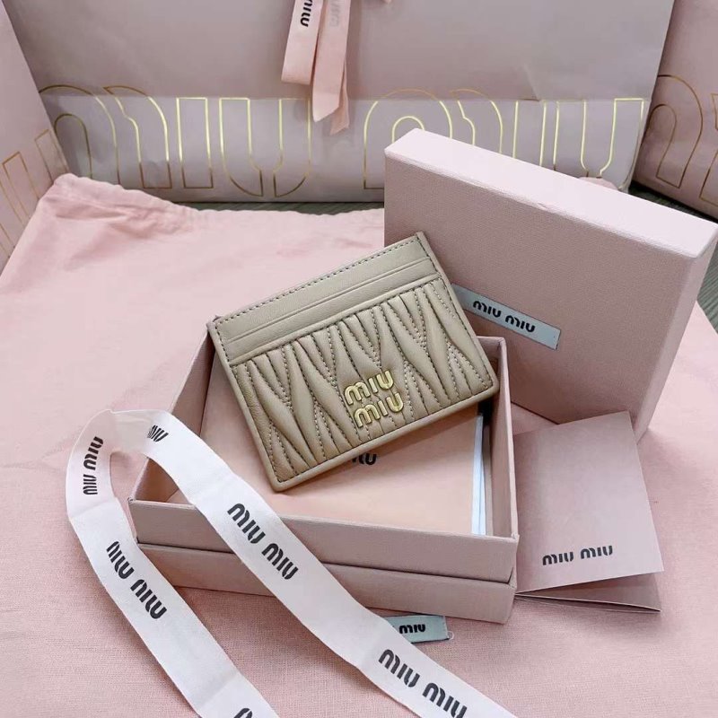 Miu Miu Pocket Wallet WB001372