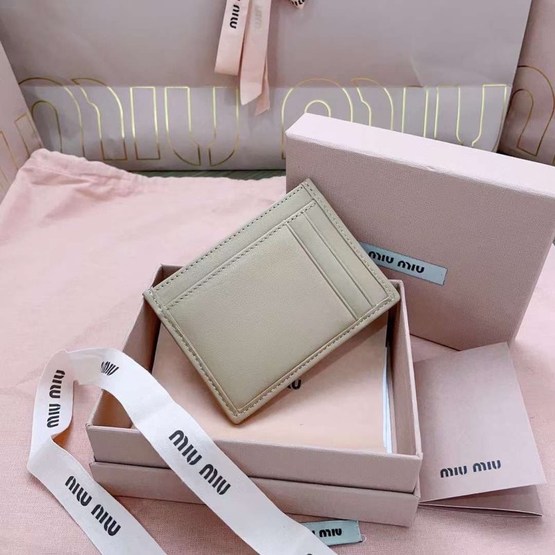 Miu Miu Pocket Wallet WB001372
