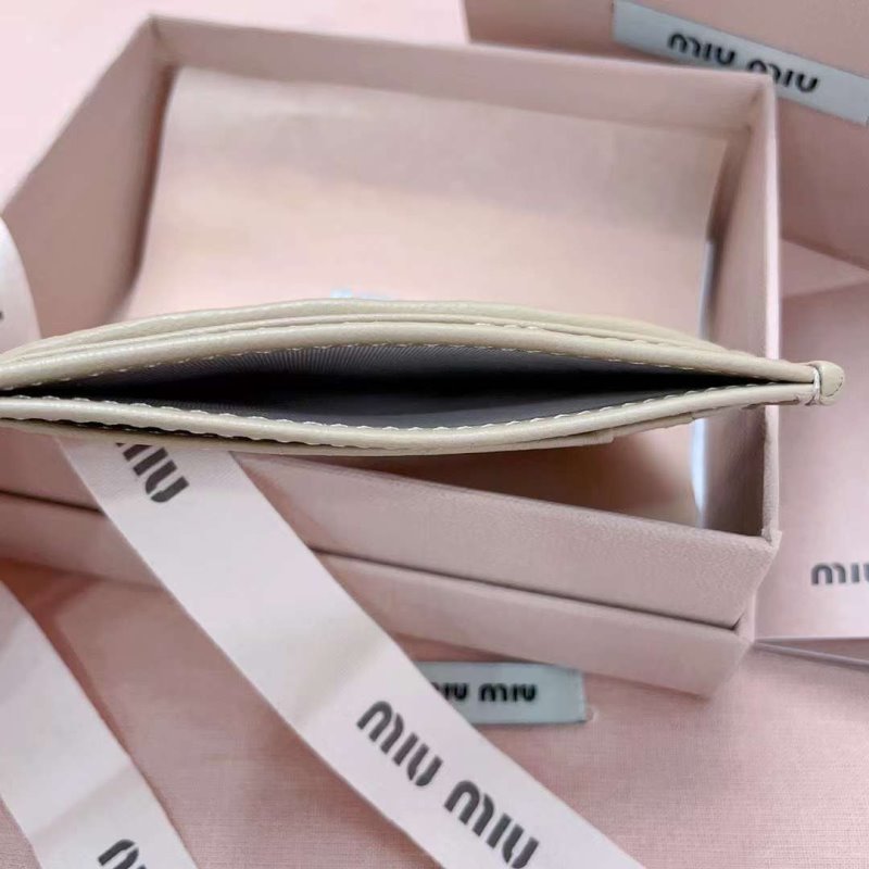 Miu Miu Pocket Wallet WB001372
