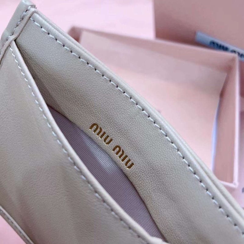 Miu Miu Pocket Wallet WB001372