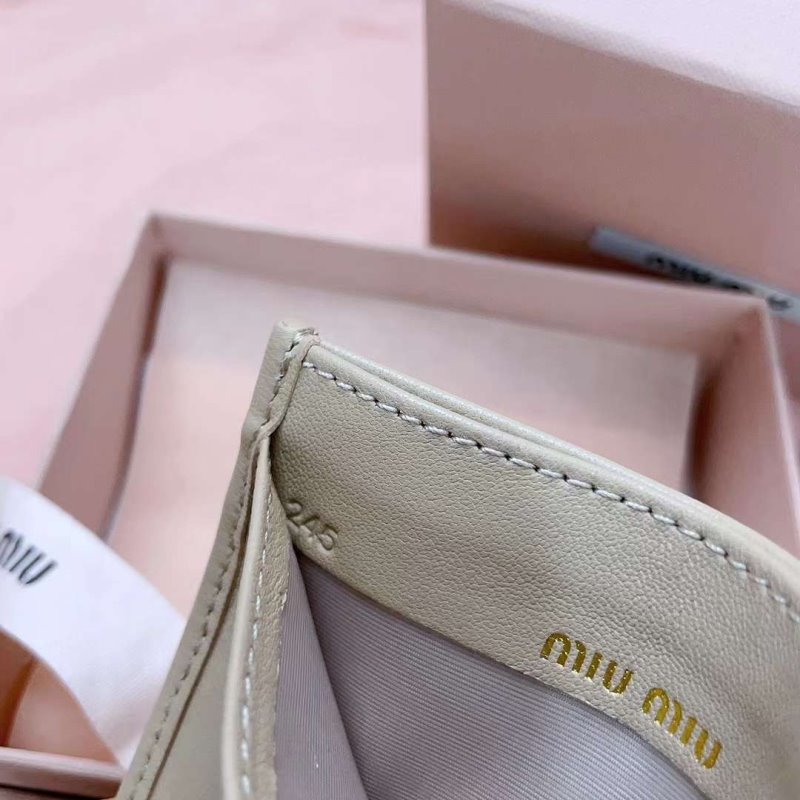 Miu Miu Pocket Wallet WB001372