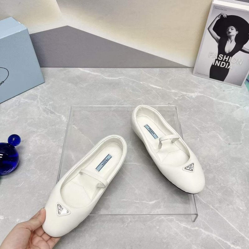 Prada Round Head Triangle Flat Series SH00088