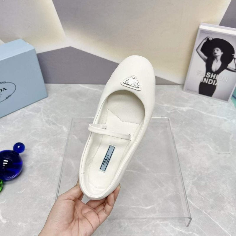 Prada Round Head Triangle Flat Series SH00088