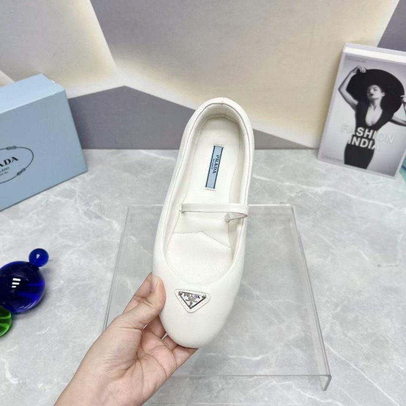 Prada Round Head Triangle Flat Series SH00088