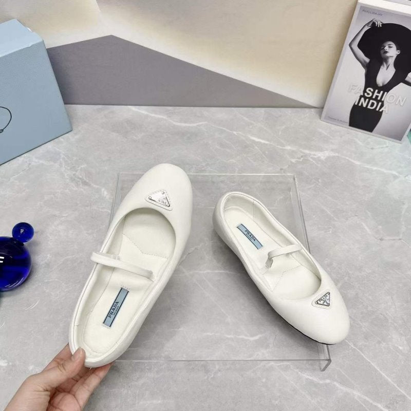 Prada Round Head Triangle Flat Series SH00088