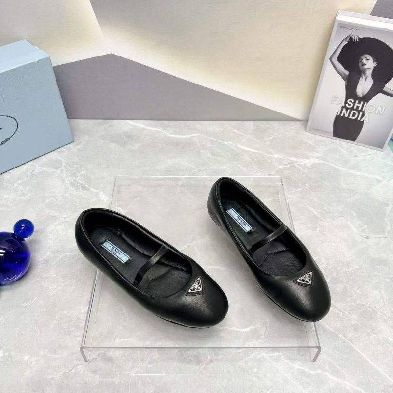 Prada Round Head Triangle Flat Series SH00089