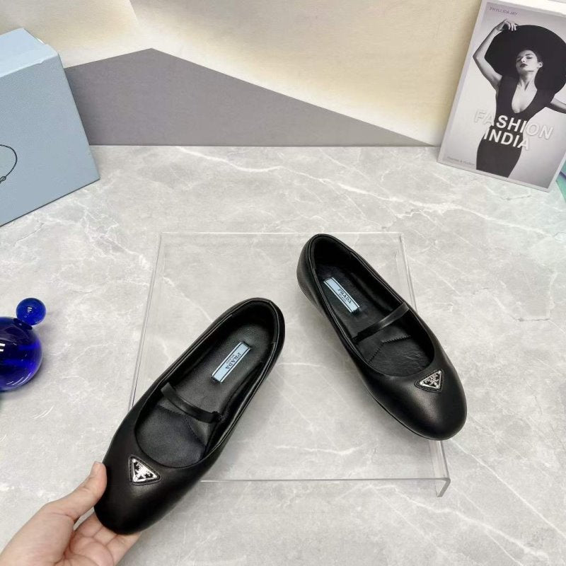 Prada Round Head Triangle Flat Series SH00089