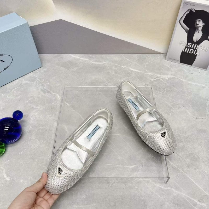 Prada Round Head Triangle Flat Series SH00091