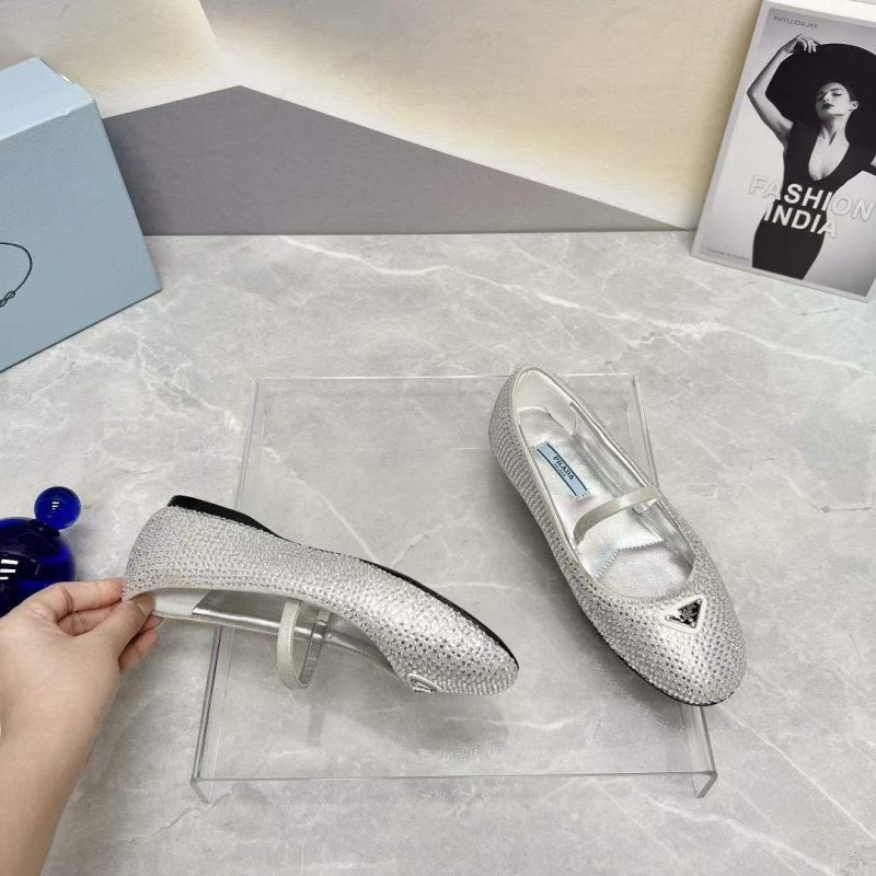 Prada Round Head Triangle Flat Series SH00091