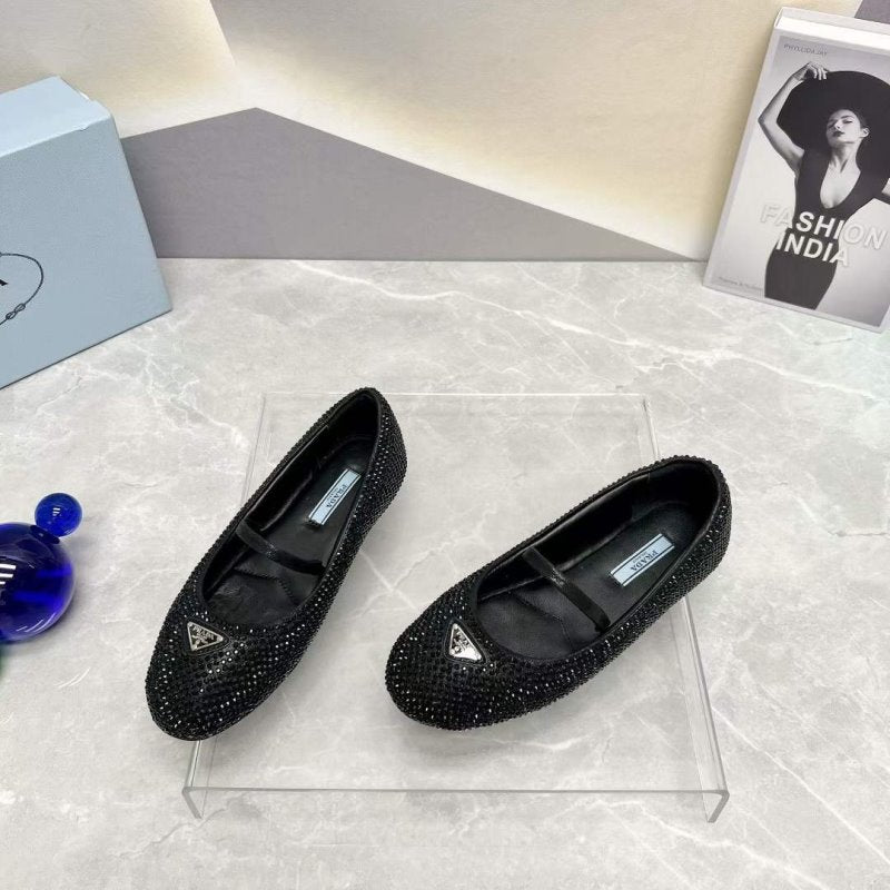 Prada Round Head Triangle Flat Series SH00092
