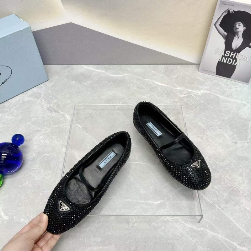 Prada Round Head Triangle Flat Series SH00092