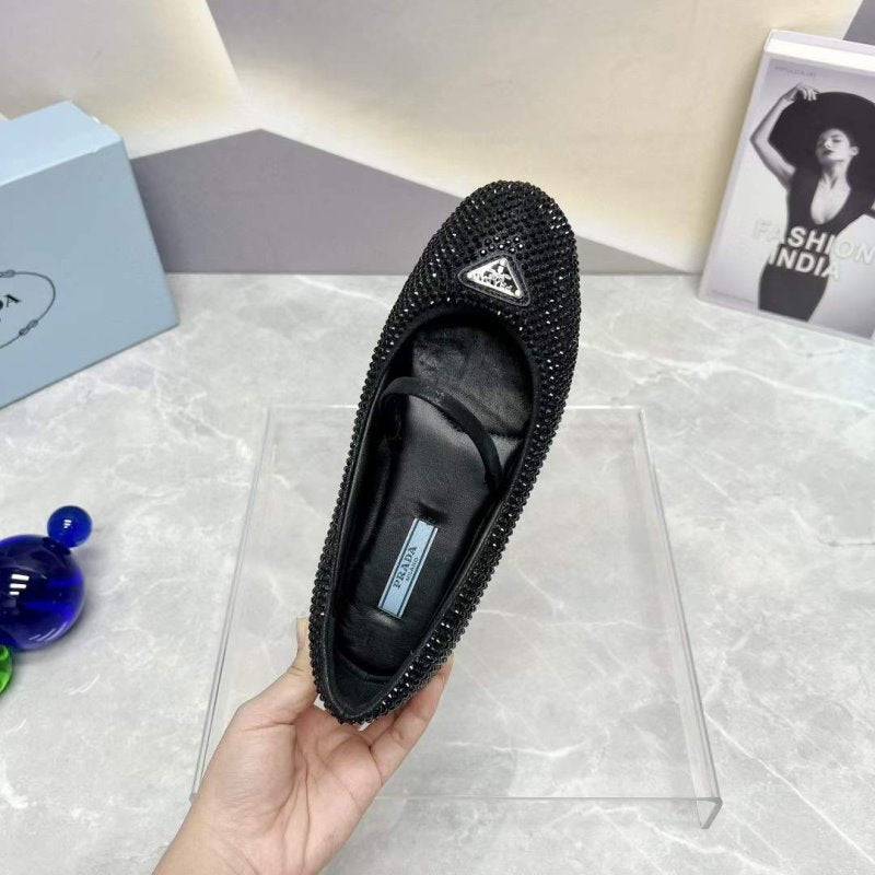 Prada Round Head Triangle Flat Series SH00092