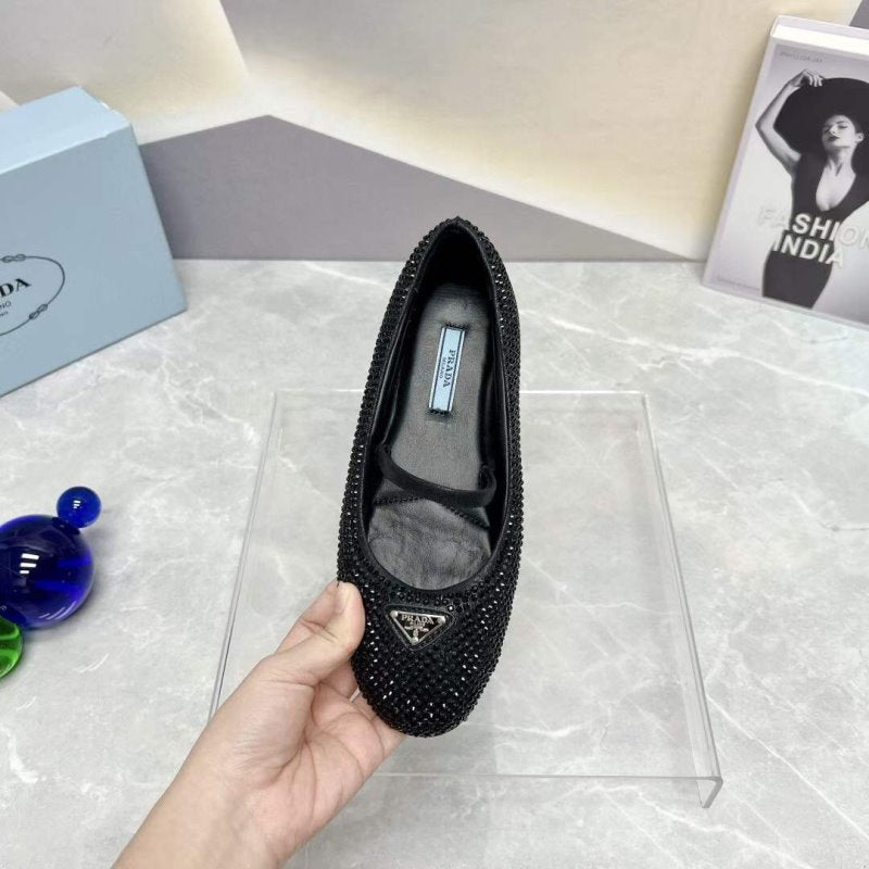 Prada Round Head Triangle Flat Series SH00092
