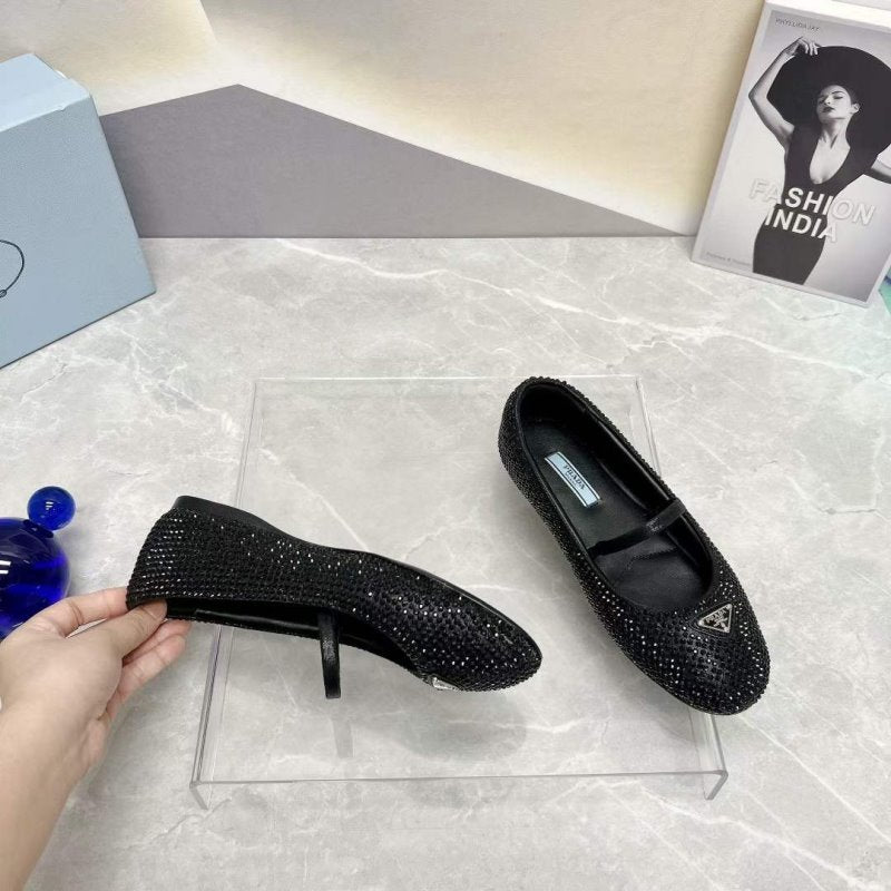 Prada Round Head Triangle Flat Series SH00092