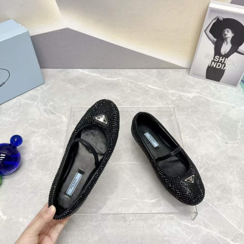 Prada Round Head Triangle Flat Series SH00092