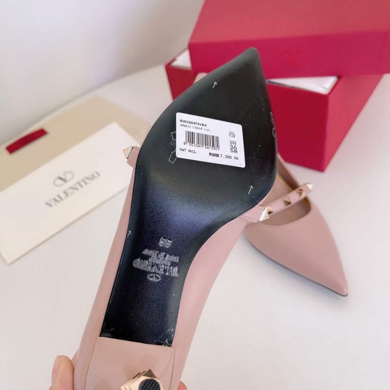 Valentino Classic Rivet Heeled Shoes SH00158