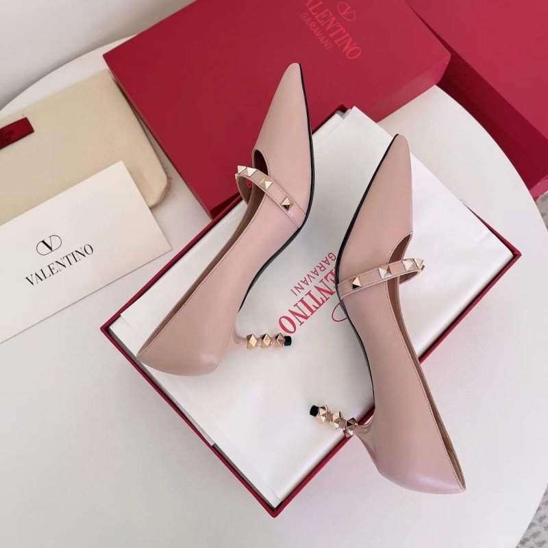 Valentino Classic Rivet Heeled Shoes SH00158