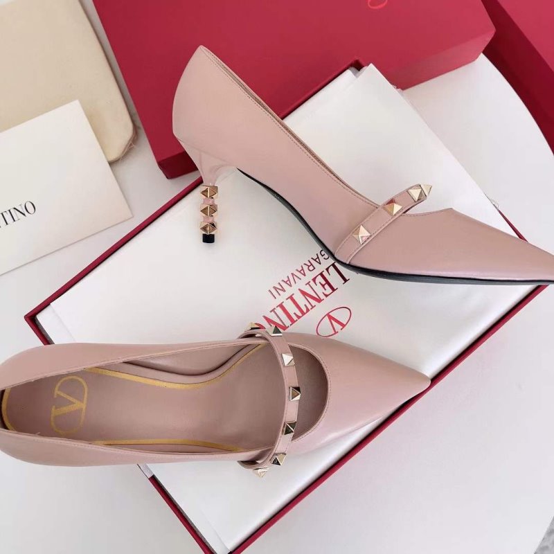 Valentino Classic Rivet Heeled Shoes SH00158