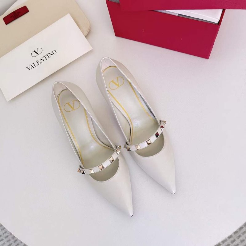 Valentino Classic Rivet Heeled Shoes SH00159